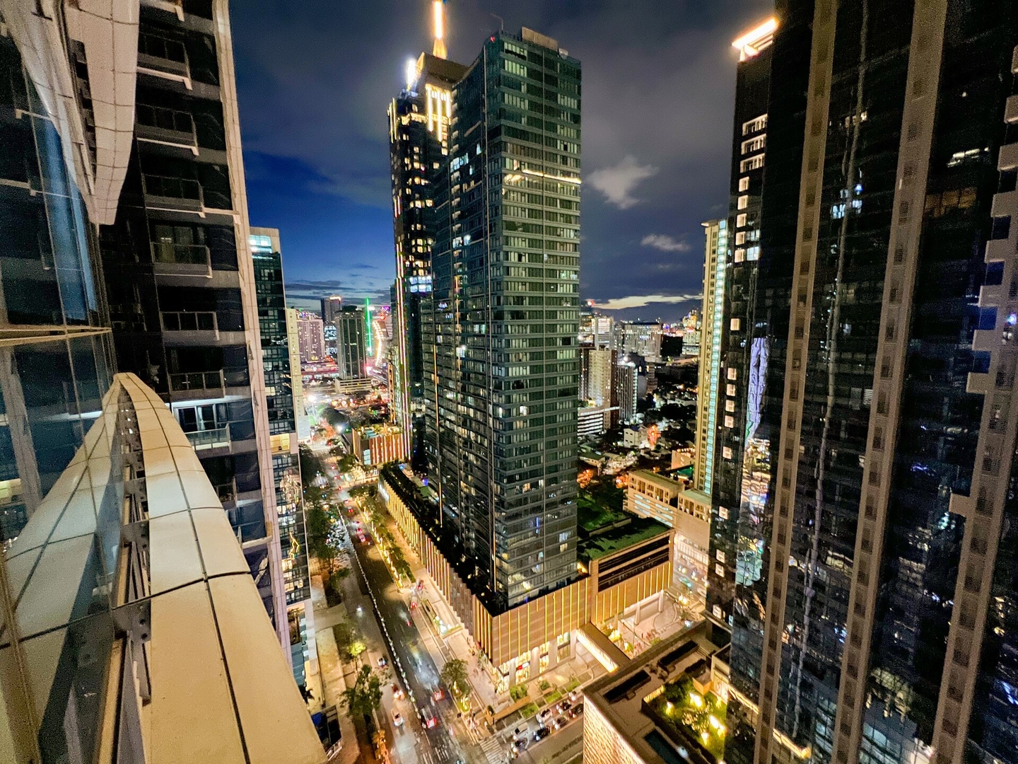 Luxe 1BR at BGC Uptown Parksuites #upt129p 37 Chillhive Staycation