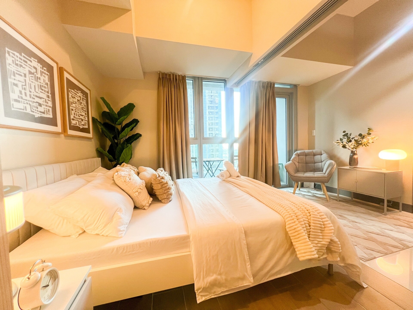 Prime 1BR Condo in the Heart of BGC #upt12j 0 Chillhive Staycation