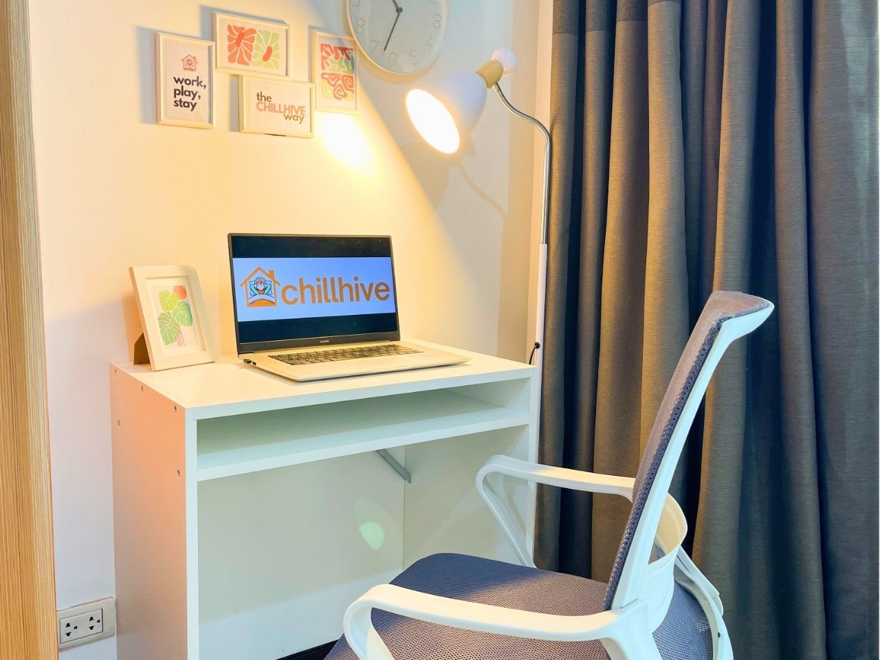 Stylish 1BR Venice Mall, Pool, Fast WiFi #vlrtc17e 5 Chillhive Staycation
