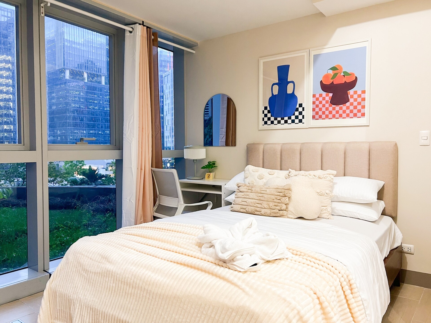 Stylish BGC Condo by Grand Hyatt #upt16k 33 Chillhive Staycation