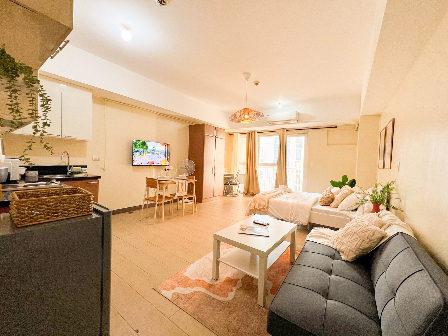 Cozy BGC Condo, Venice Grand Canal #vlrtc18e 36 Chillhive Staycation