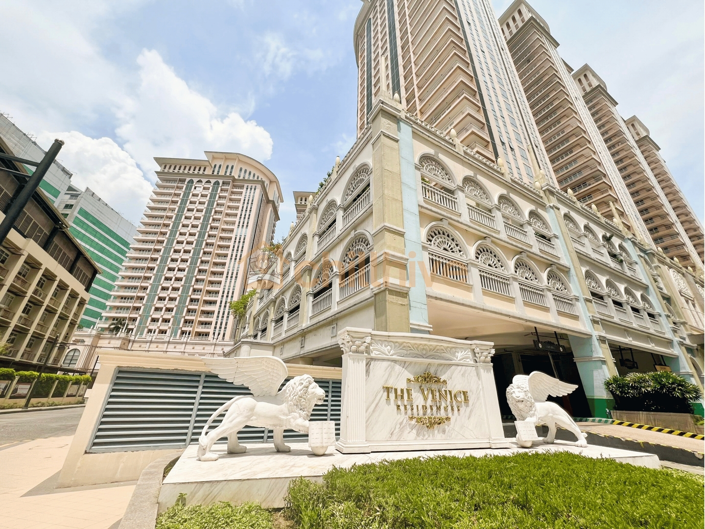 Luxury BGC Condo, Venice Grand Canal #vlrc5h 3 Chillhive Staycation