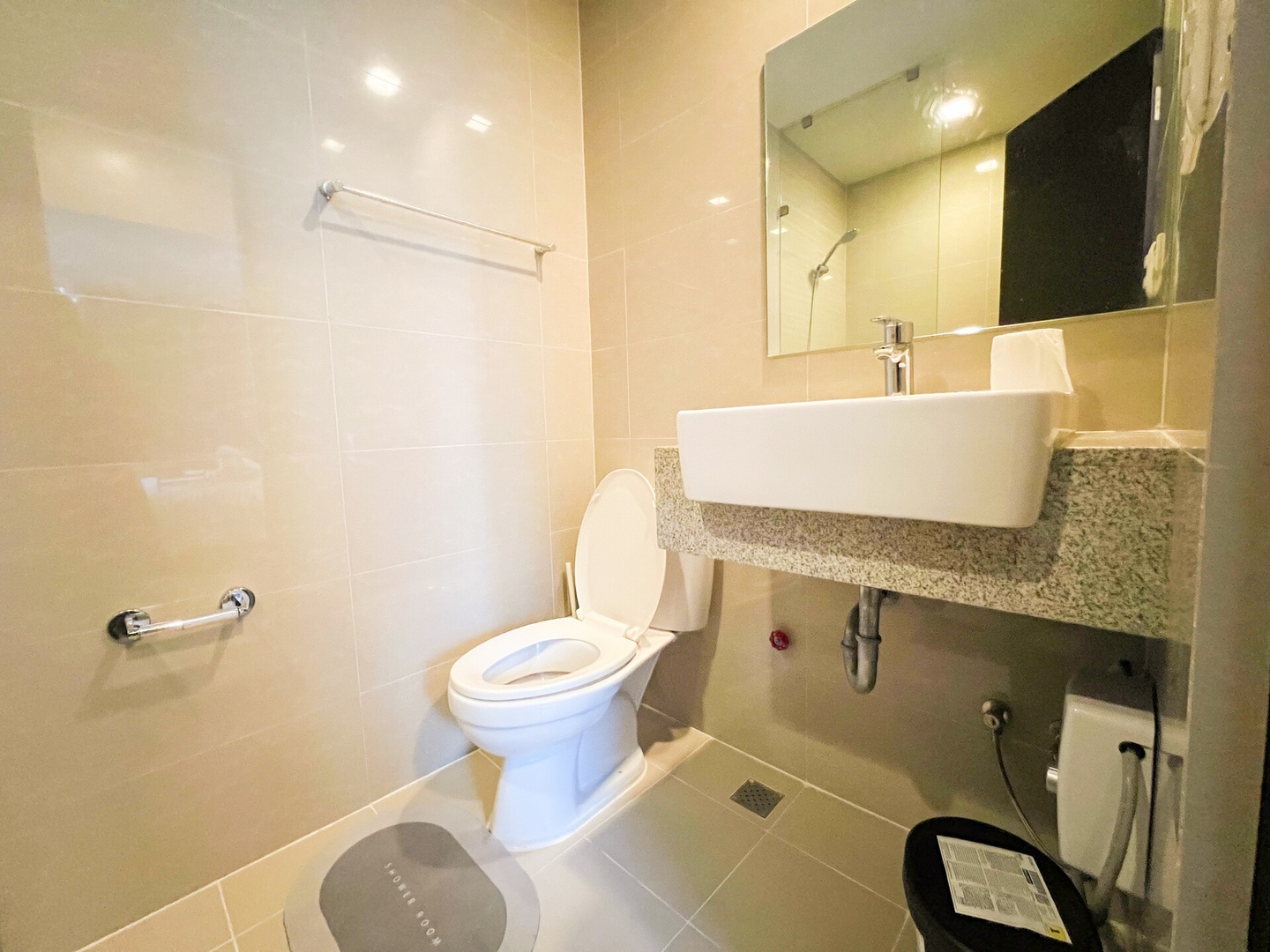 Stylish 1BR Prime BGC Uptown near Hyatt #upt119c 26 Chillhive Staycation