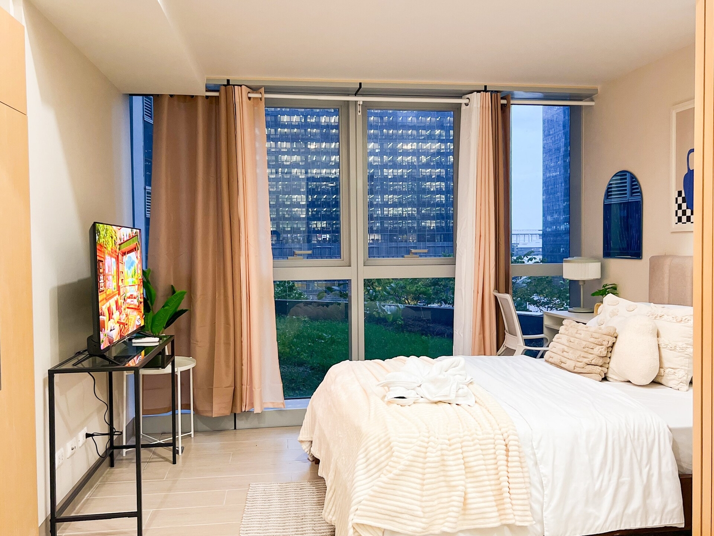 Stylish BGC Condo by Grand Hyatt #upt16k 0 Chillhive Staycation