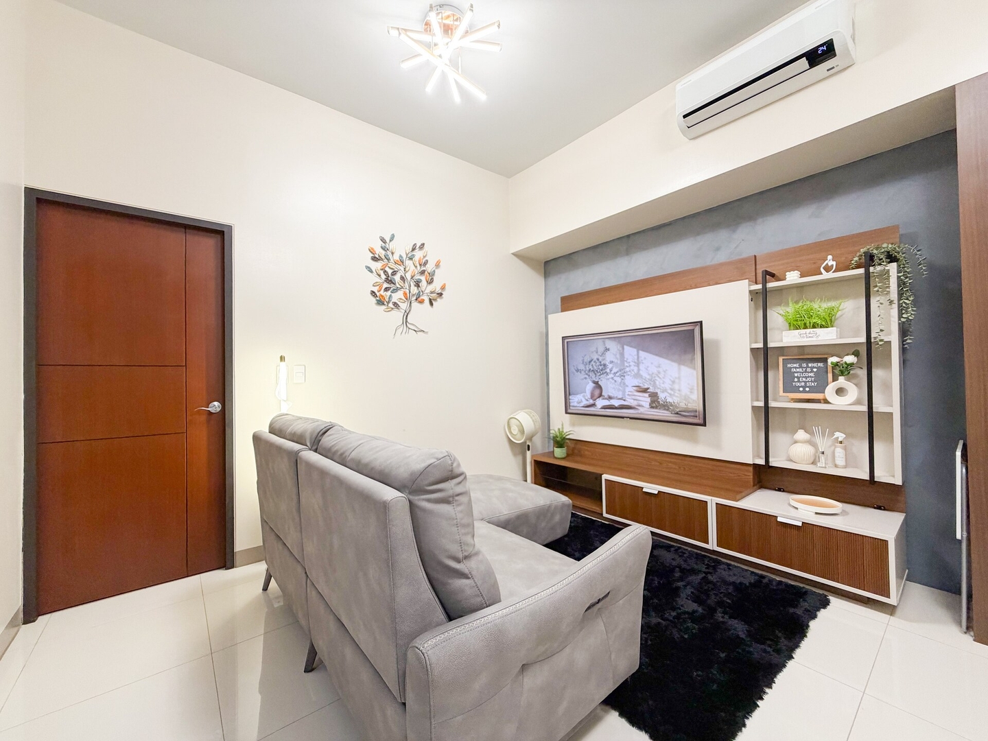 Luxe Condo in the Heart of Uptown BGC #oursw20g 14 Chillhive Staycation