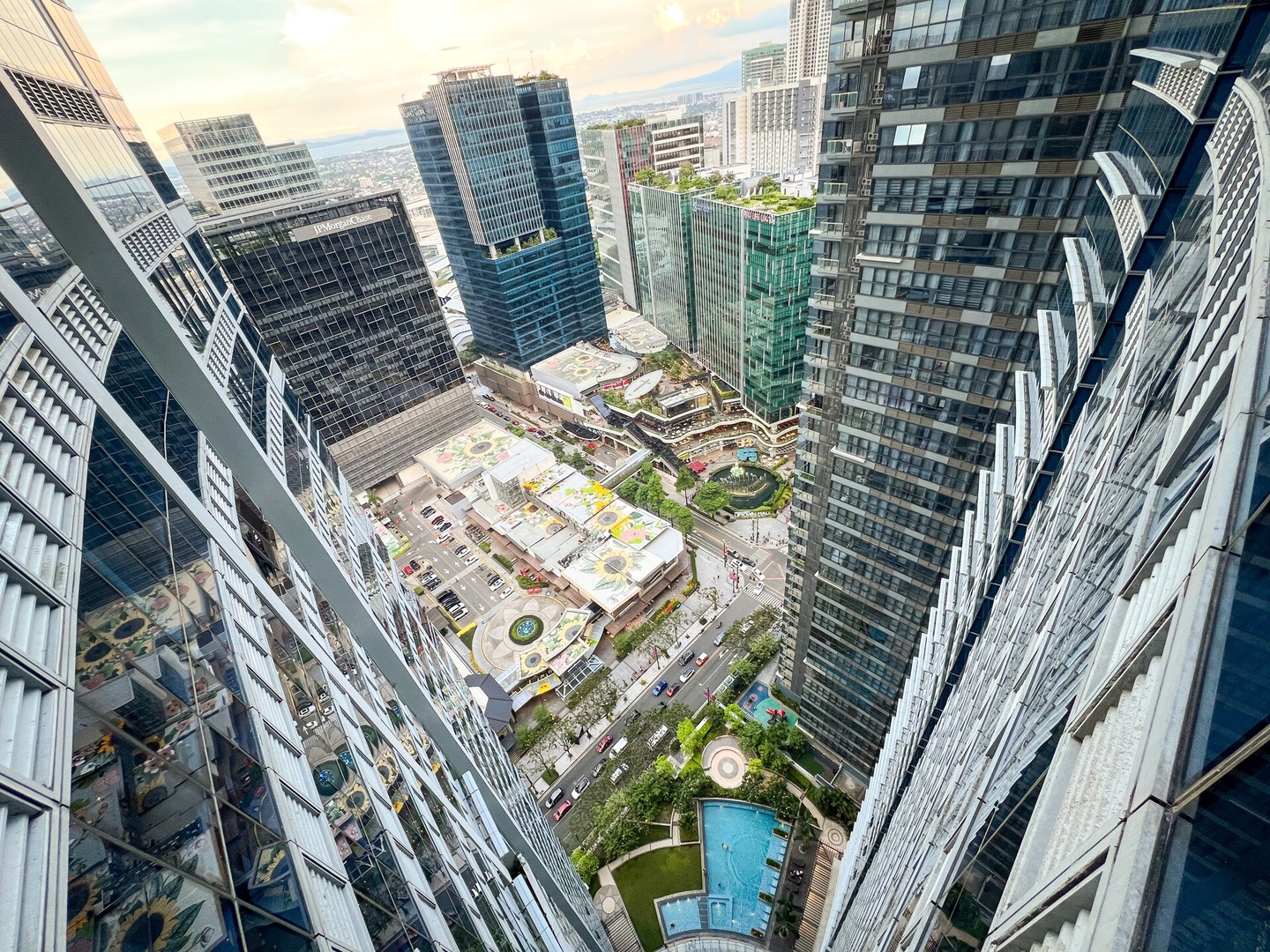 Prime Uptown BGC | Stylish 1BR Getaway #upt1 35j 12 Chillhive Staycation