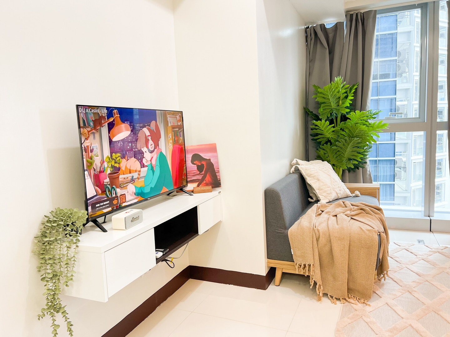 Stylish 1BR Prime BGC Uptown near Hyatt #upt119c 12 Chillhive Staycation