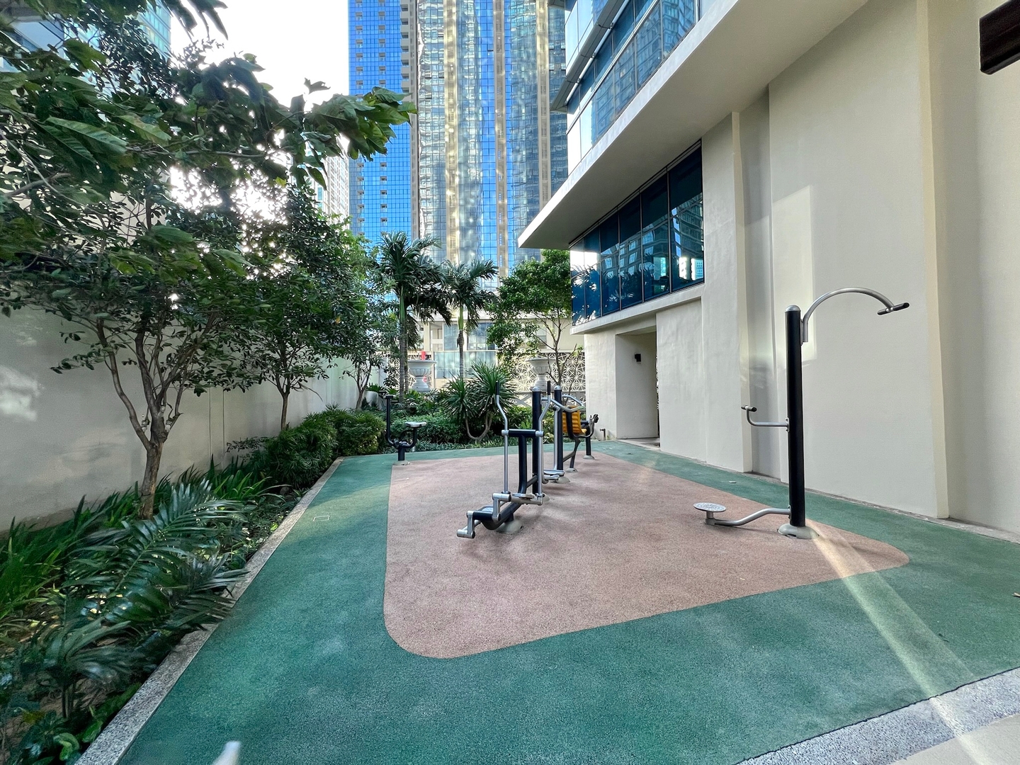 Stylish BGC Condo by Grand Hyatt #upt16k 14 Chillhive Staycation