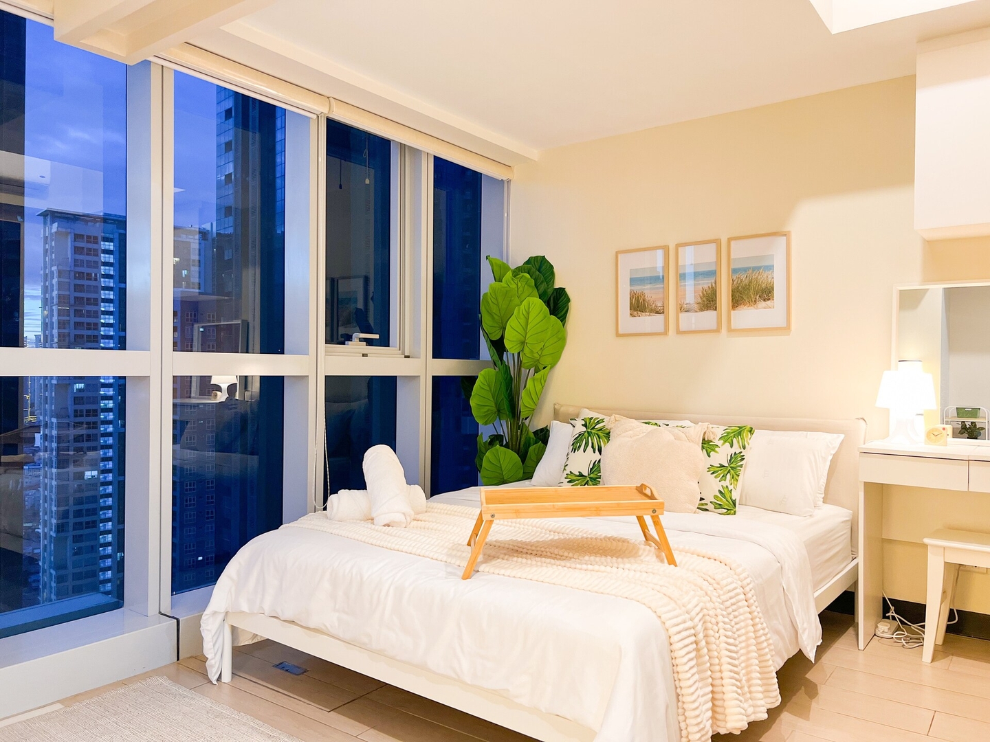 Luxe 1BR at BGC Uptown Parksuites #upt129p 0 Chillhive Staycation