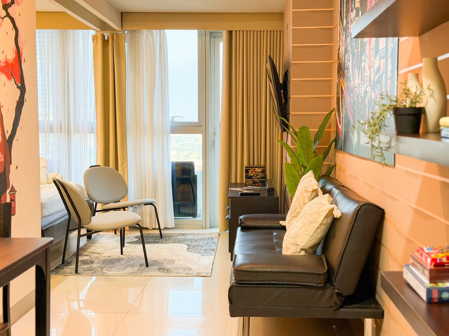 Luxe 1BR in BGC Across Mitsukoshi, Uptown Mall 0 Chillhive Staycation