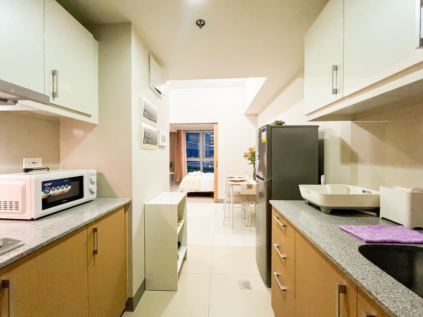 Stylish BGC Condo by Grand Hyatt #upt16k 38 Chillhive Staycation