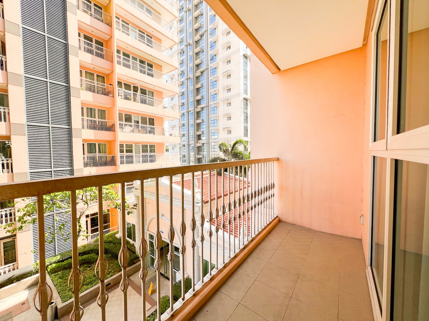 Luxury BGC Condo, Venice Grand Canal #vlrc5h 30 Chillhive Staycation