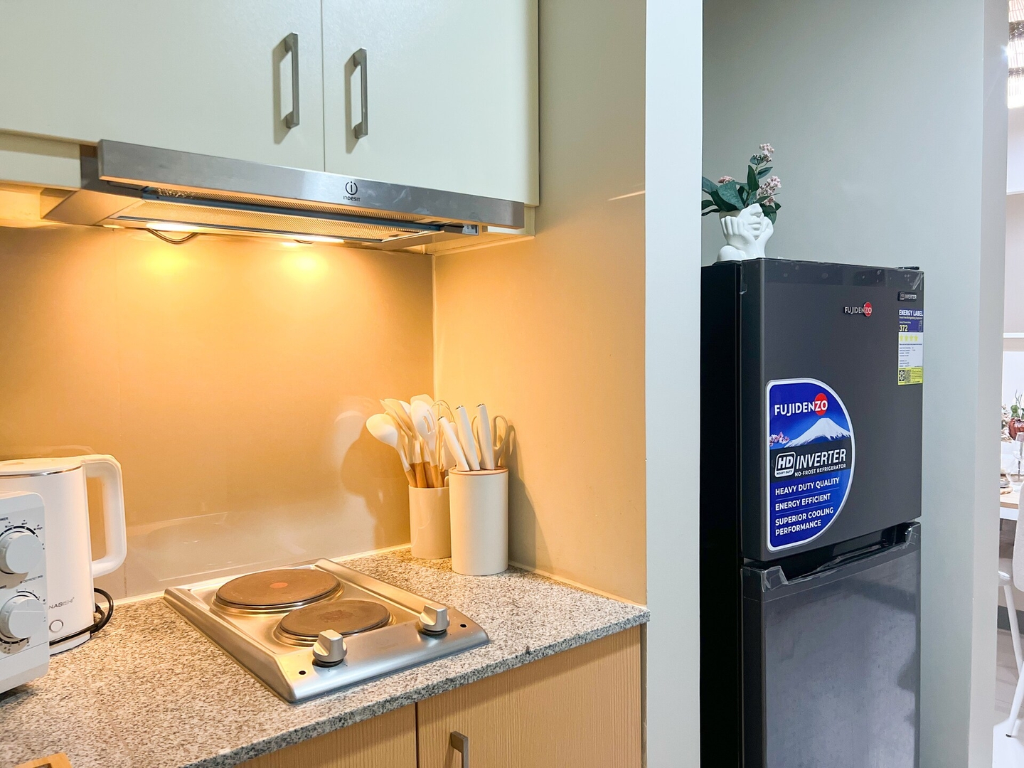 Prime 1BR Condo in the Heart of BGC #upt12j 26 Chillhive Staycation