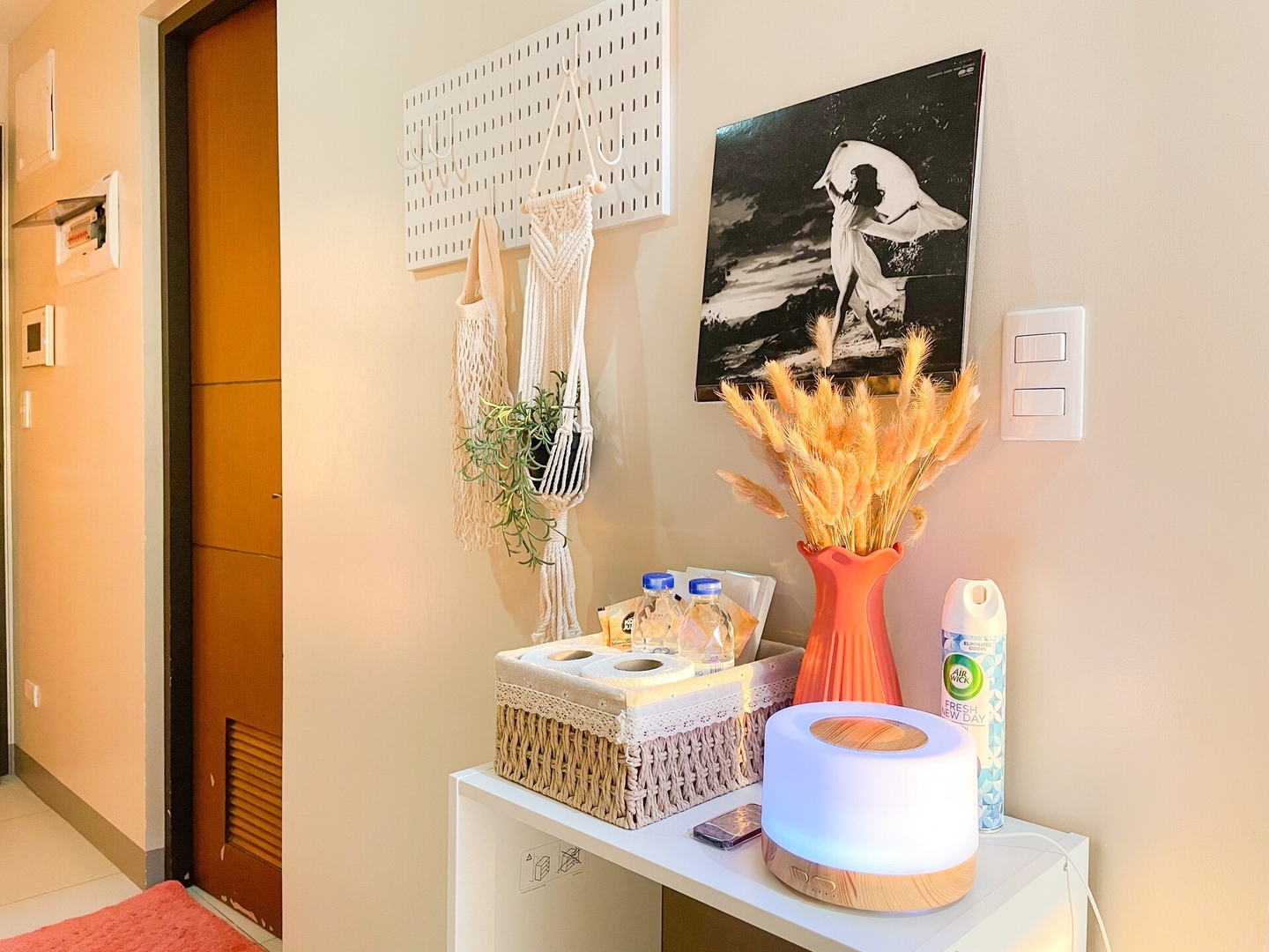 Best BGC Condo Near Uptown Area #oursw30b2 18 Chillhive Staycation