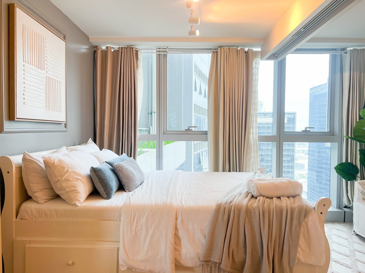 Stylish 1BR in BGC Uptown & Mitsukoshi #UPT126D 0 Chillhive Staycation