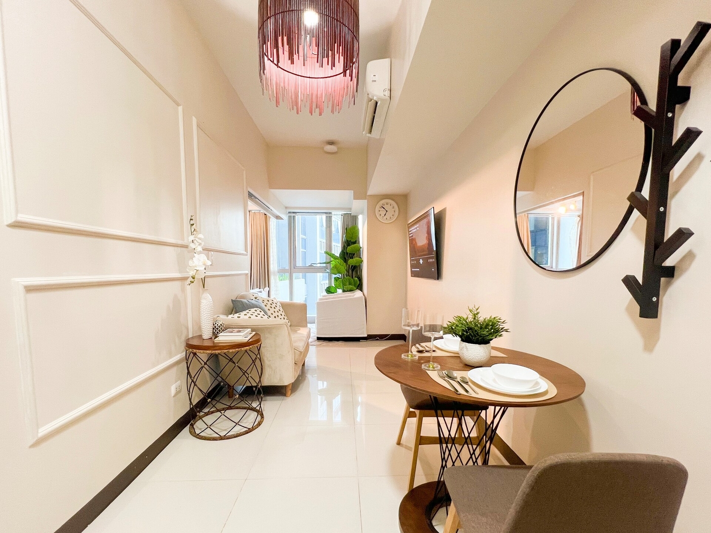 Stylish 1BR in BGC Uptown & Mitsukoshi #UPT126D 3 Chillhive Staycation