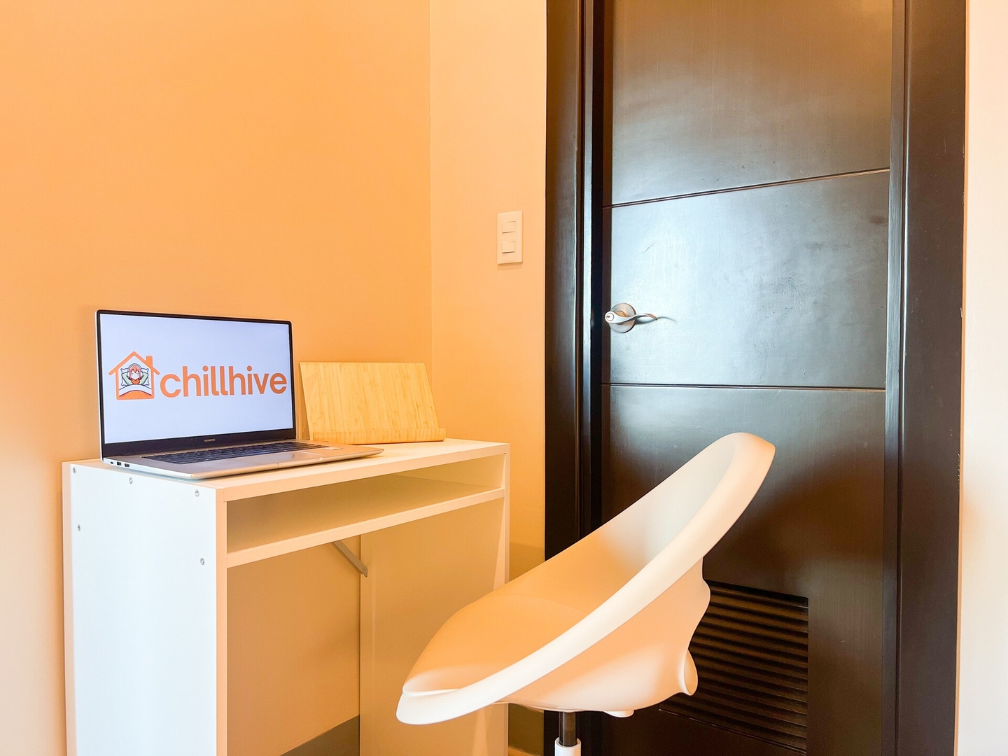 Prime 1BR Condo in the Heart of BGC #upt12j 6 Chillhive Staycation