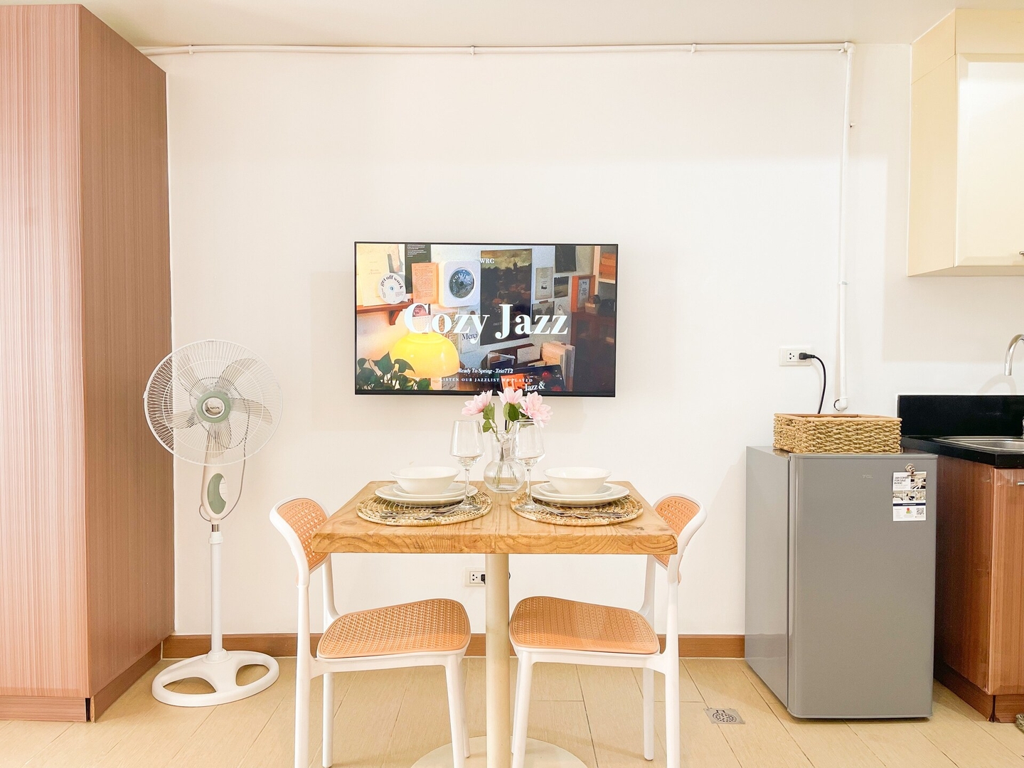 Chic BGC Condo by Grand Canal Mall #vlrtb27b 14 Chillhive Staycation