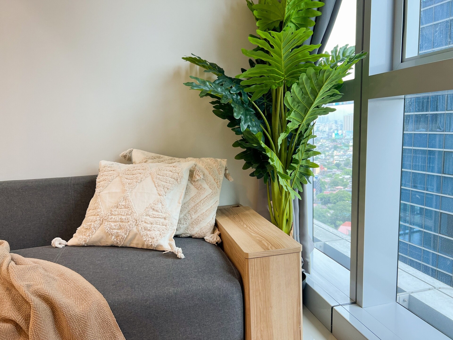 Stylish 1BR Prime BGC Uptown near Hyatt #upt119c 14 Chillhive Staycation