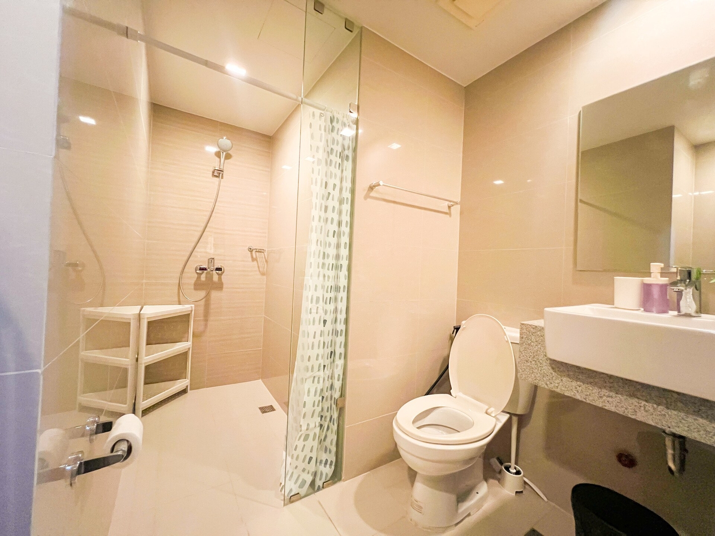 Stylish BGC Condo by Grand Hyatt #upt16k 23 Chillhive Staycation