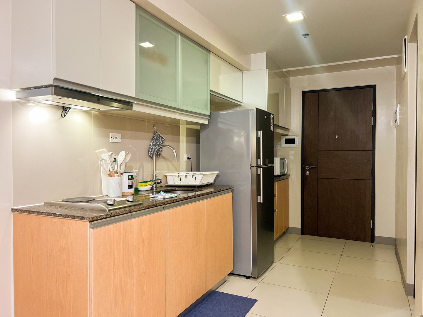 BGC Condo Near Uptown Mall, Grand Hyatt #ournw25b 2 Chillhive Staycation