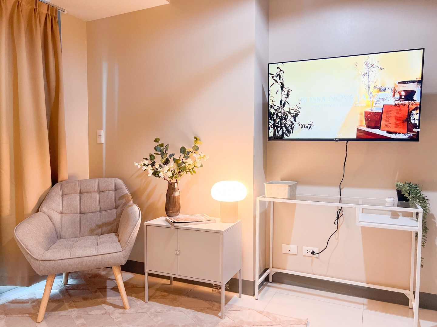 Prime 1BR Condo in the Heart of BGC #upt12j 36 Chillhive Staycation