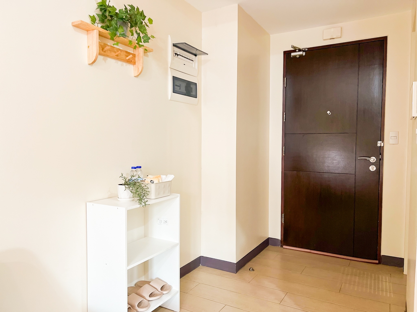 Prime BGC Condo Next to Venice Mall #vlrtc17e 37 Chillhive Staycation
