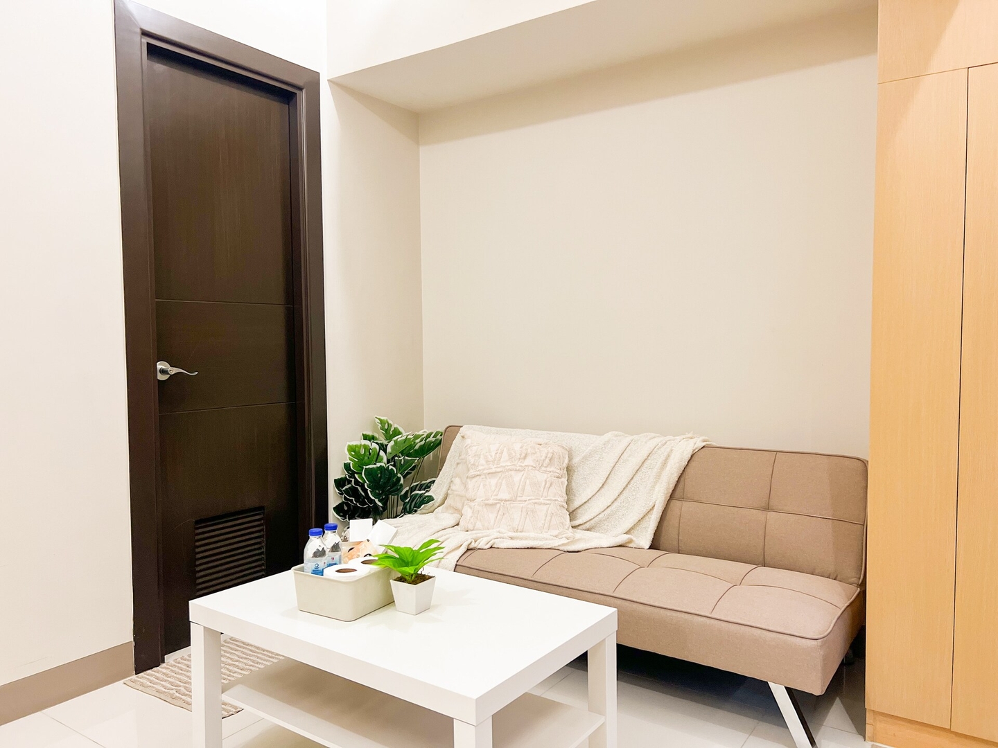 Stylish BGC Condo by Grand Hyatt #upt16k 29 Chillhive Staycation
