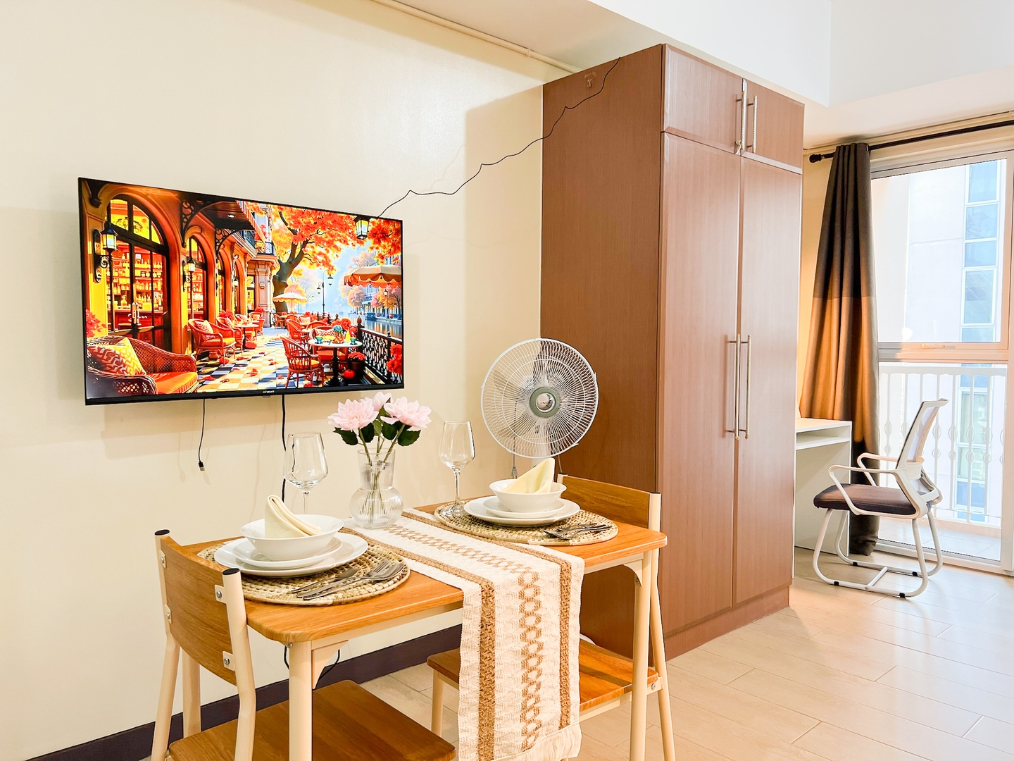 Prime BGC Condo Next to Venice Mall #vlrtc17e 30 Chillhive Staycation