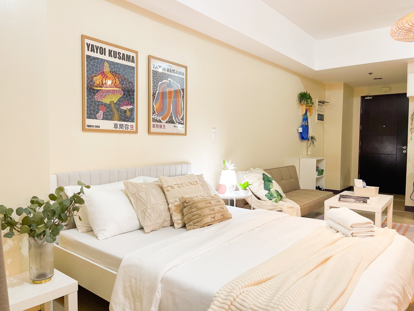 Prime BGC Condo Next to Venice Mall #vlrtc17e 1 Chillhive Staycation