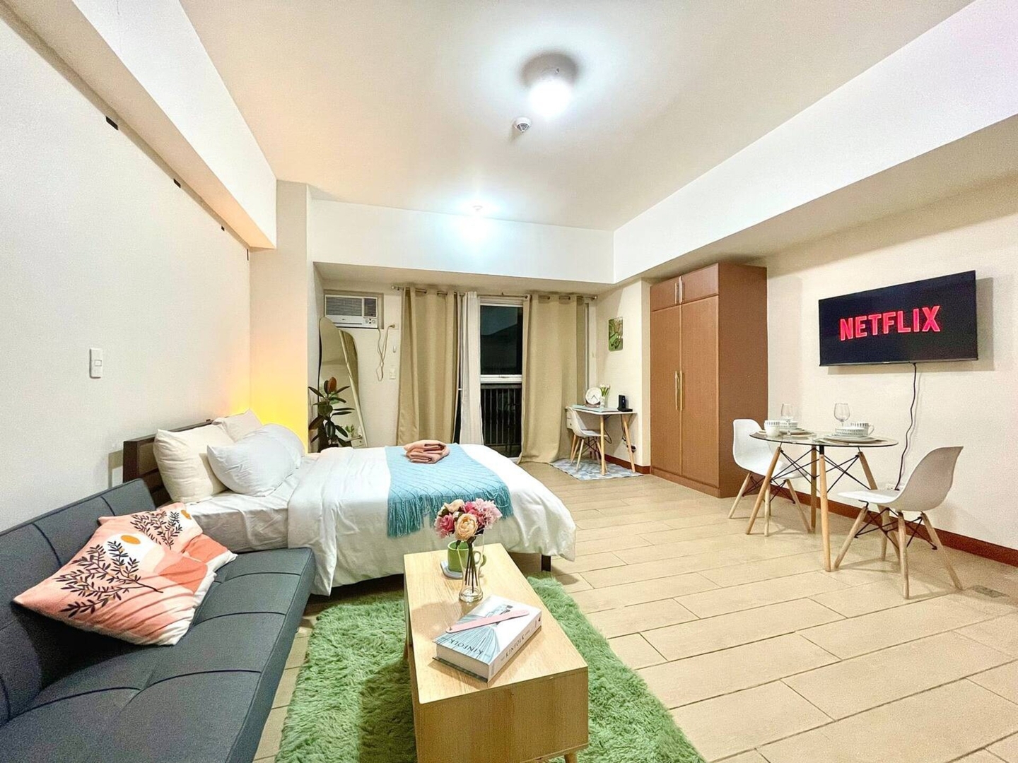 Luxury BGC Condo, Venice Grand Canal #vlrc5h 1 Chillhive Staycation