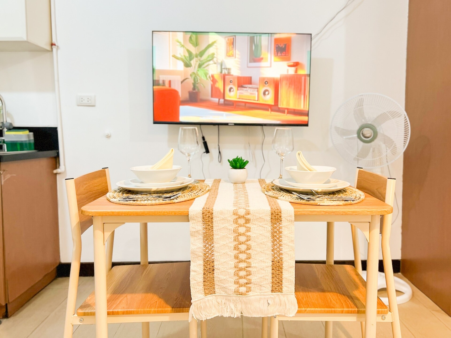 Stylish Stay Beside Venice Mall BGC #vlrtc27c_2 12 Chillhive Staycation
