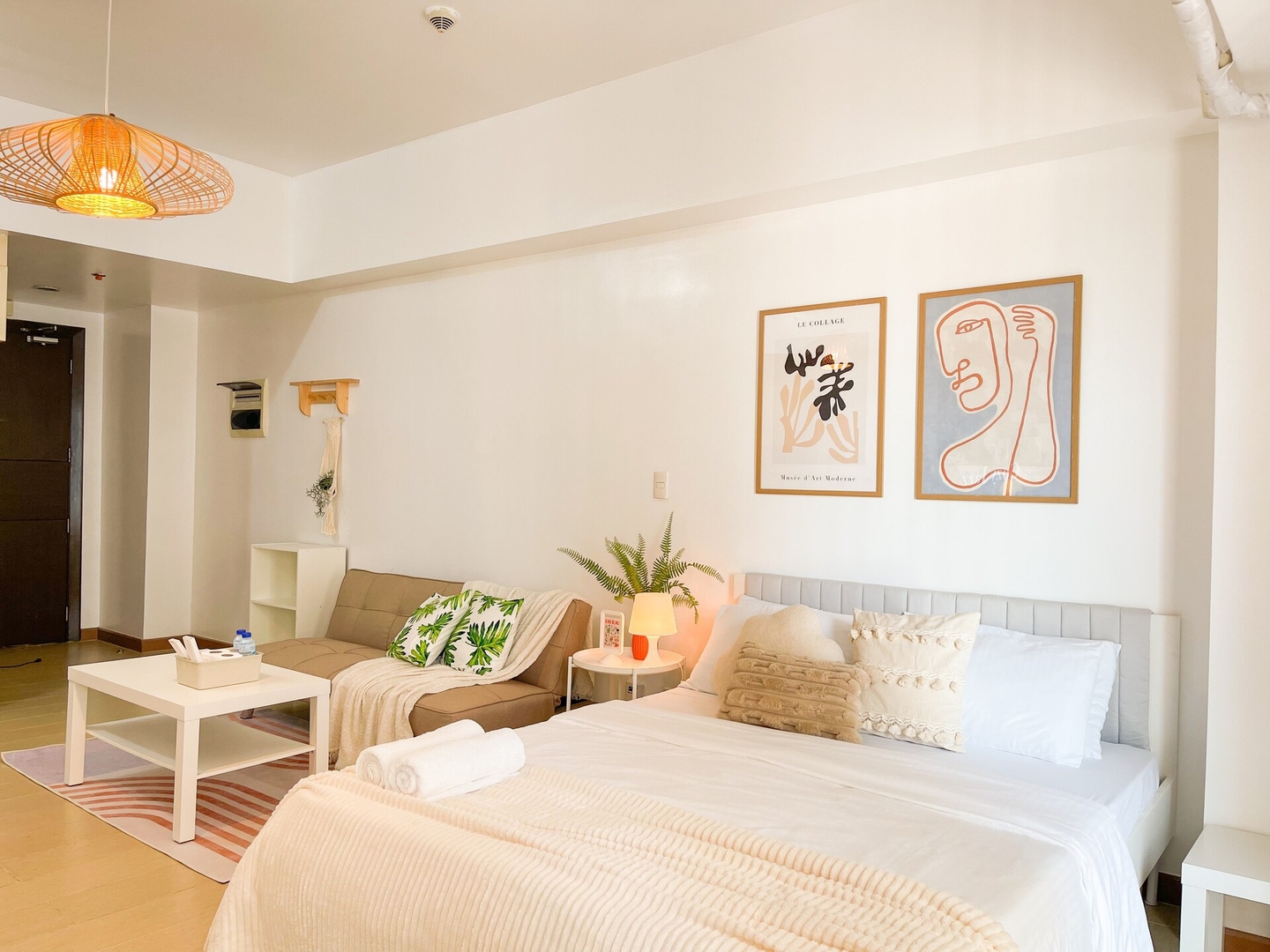 Chic BGC Condo by Grand Canal Mall #vlrtb27b 13 Chillhive Staycation