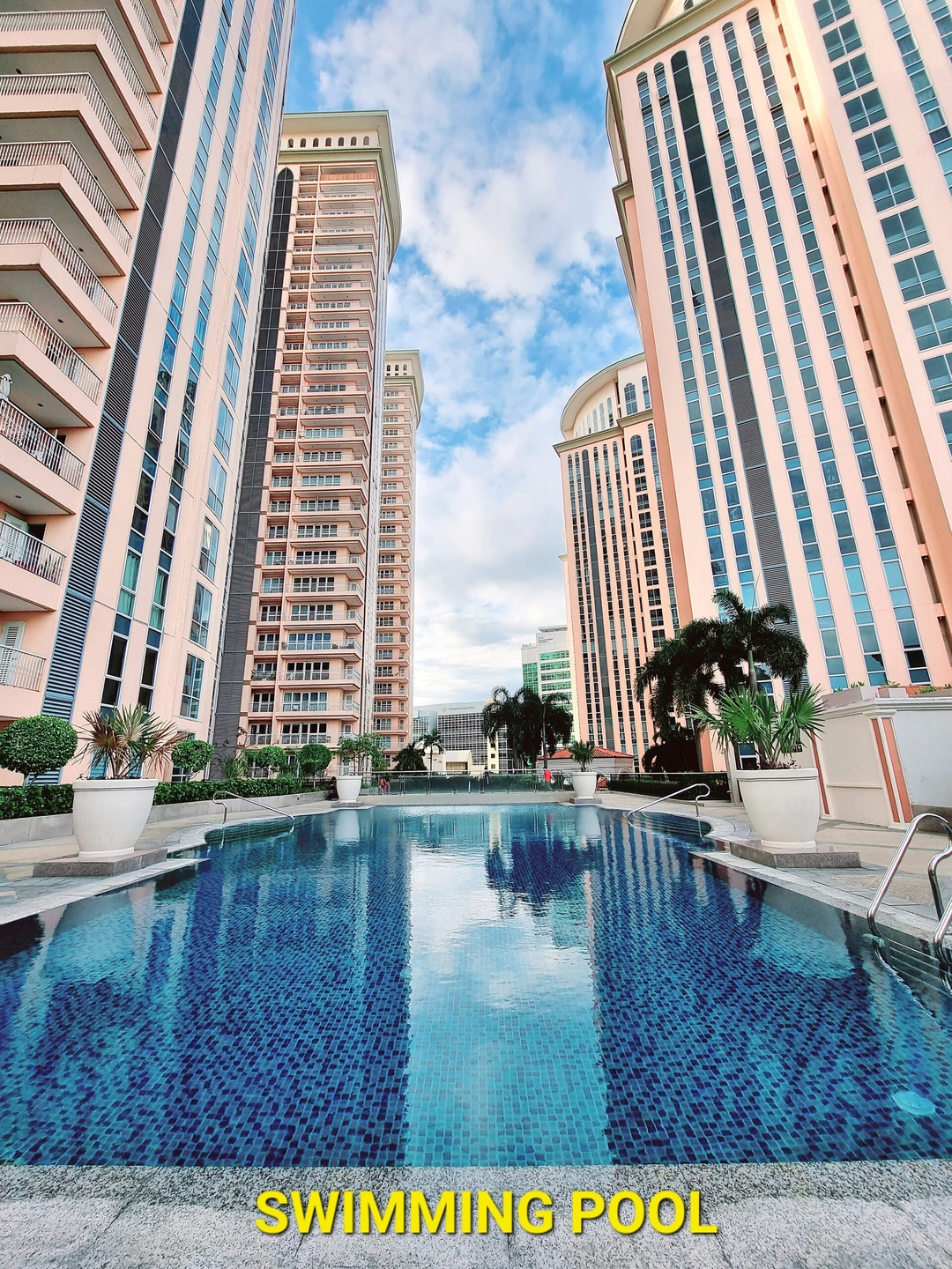 Luxury BGC Condo, Venice Grand Canal #vlrc5h 4 Chillhive Staycation