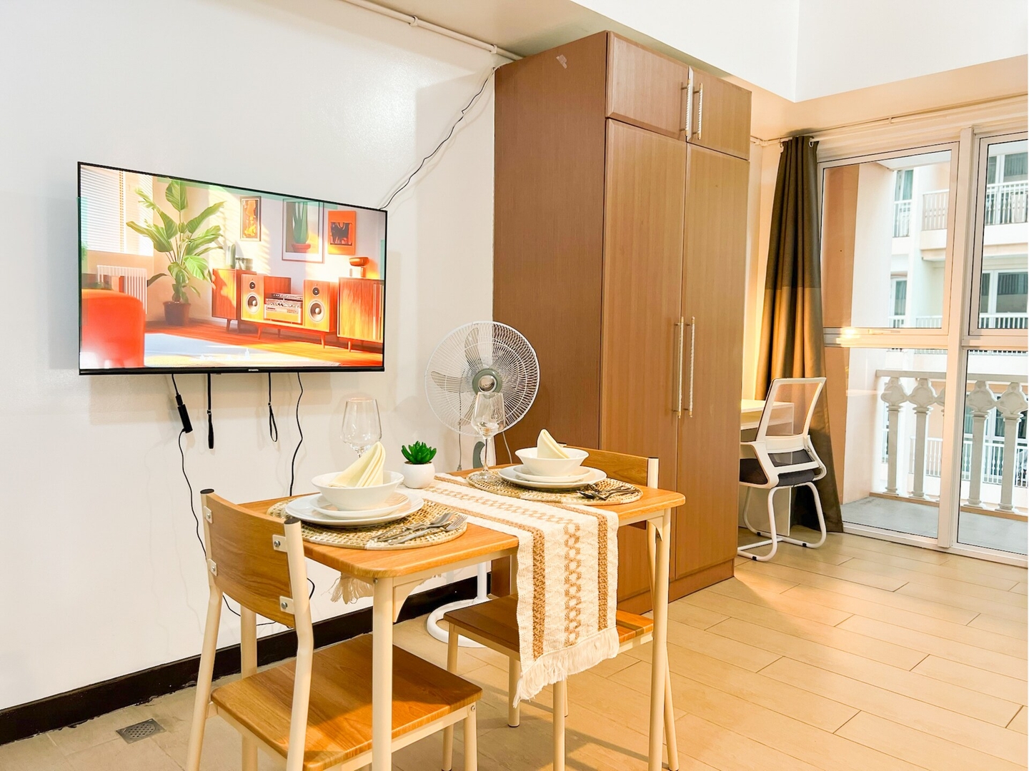 Stylish Stay Beside Venice Mall BGC #vlrtc27c_2 13 Chillhive Staycation