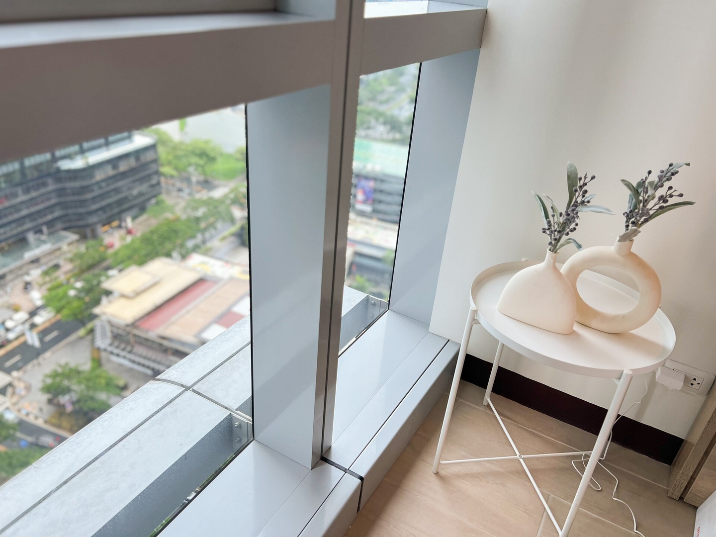 Stylish 1BR Prime BGC Uptown near Hyatt #upt119c 17 Chillhive Staycation