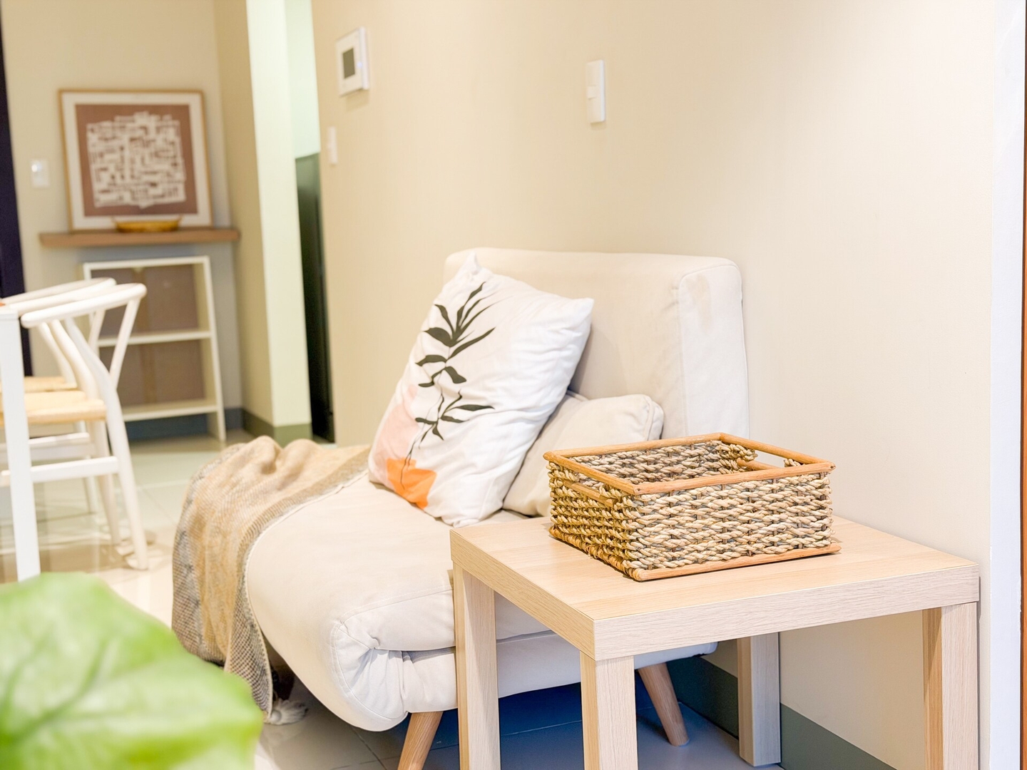 Chic 1BR Condo in Uptown BGC near Hyatt #UPT226Q 5 Chillhive Staycation