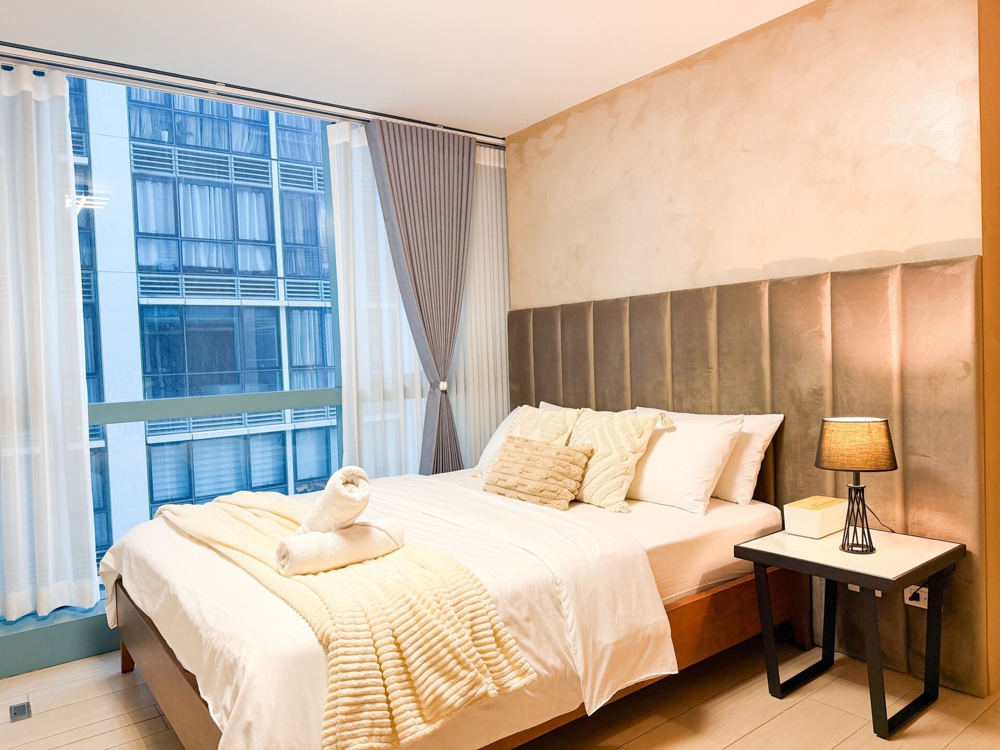 Luxe Condo in the Heart of Uptown BGC #oursw20g 0 Chillhive Staycation