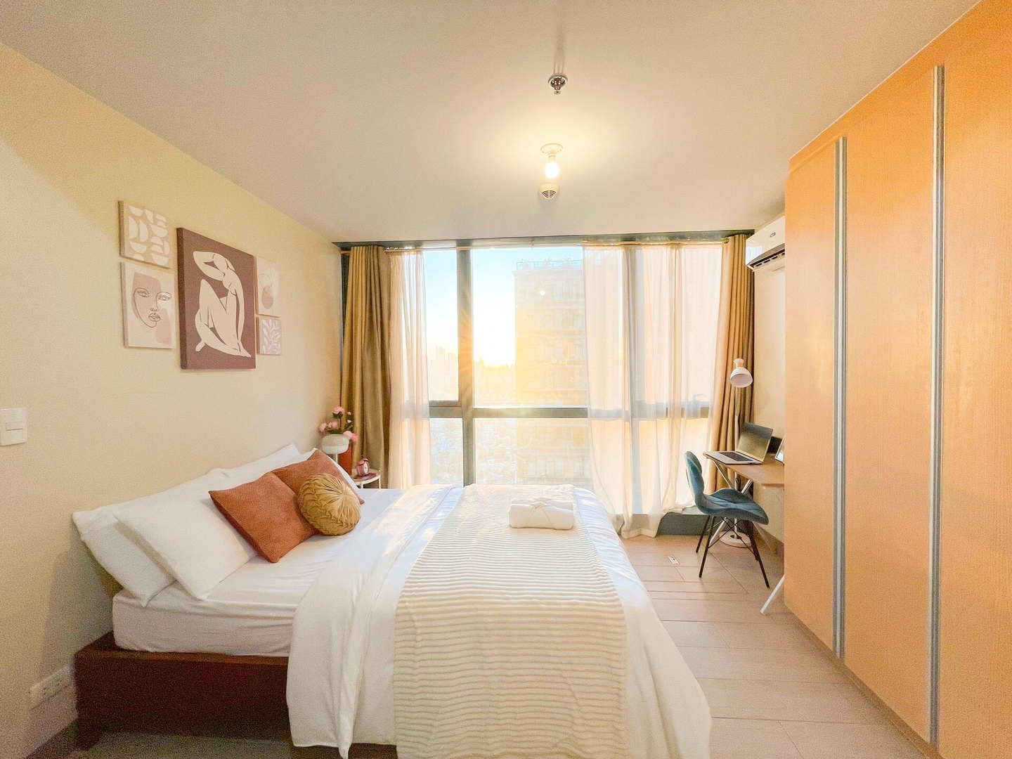 Best BGC Condo Near Uptown Area #oursw30b2 5 Chillhive Staycation