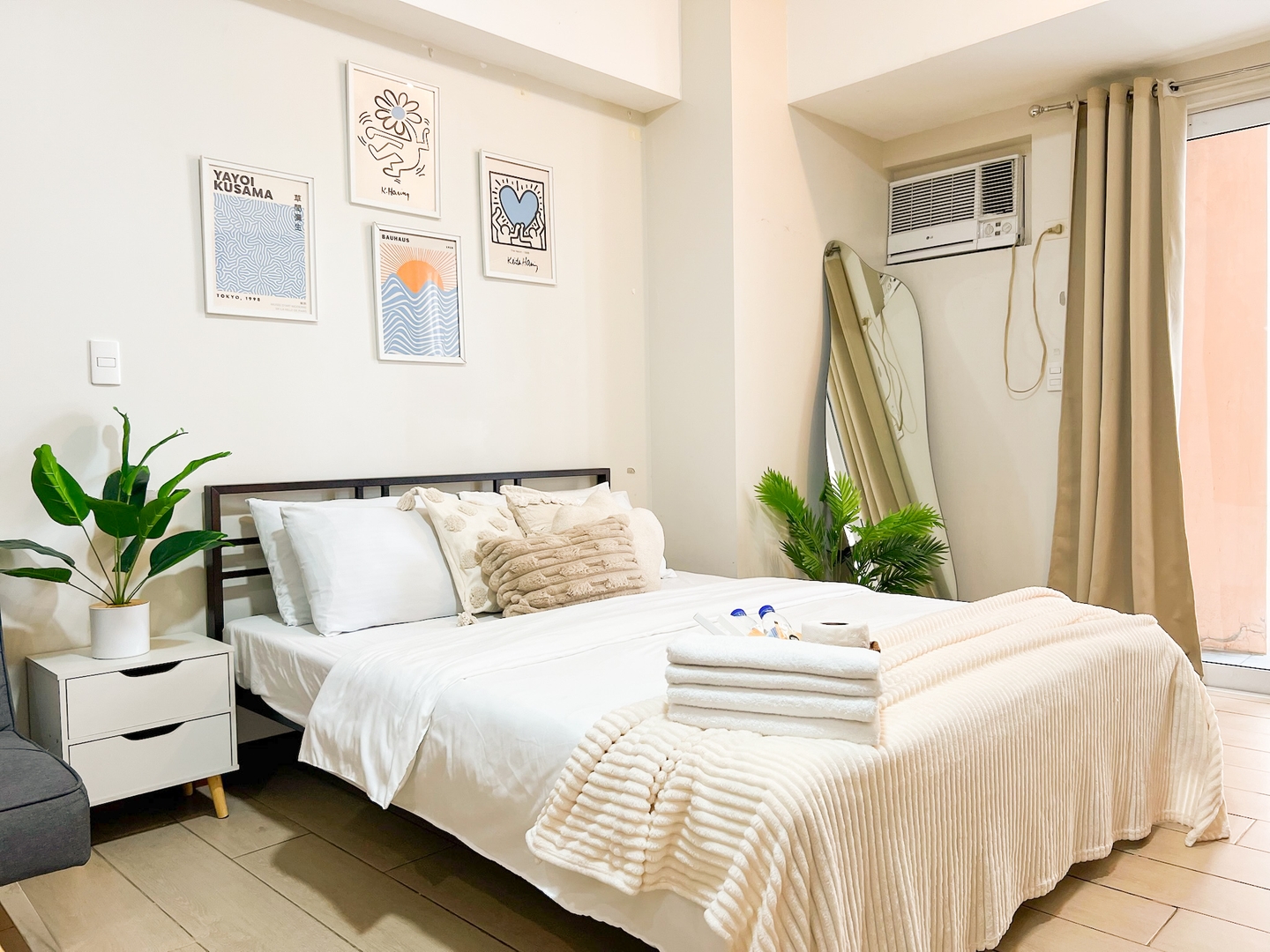 Luxury BGC Condo, Venice Grand Canal #vlrc5h Chillhive Staycation