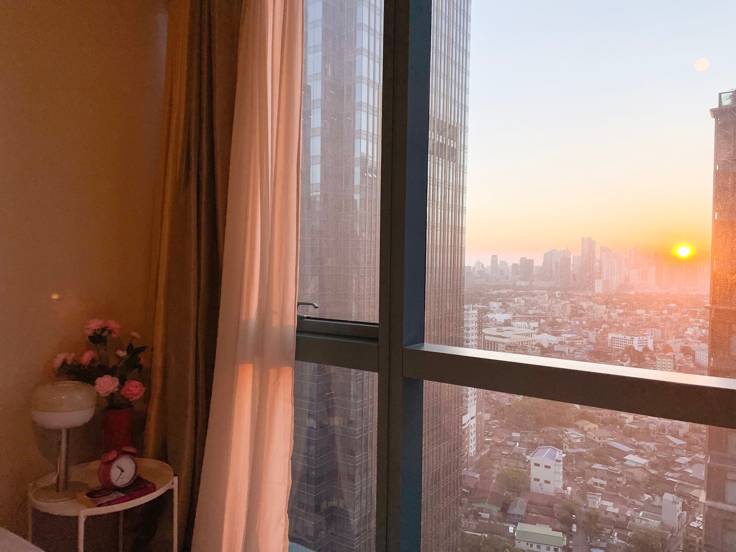 Best BGC Condo Near Uptown Area #oursw30b2 7 Chillhive Staycation