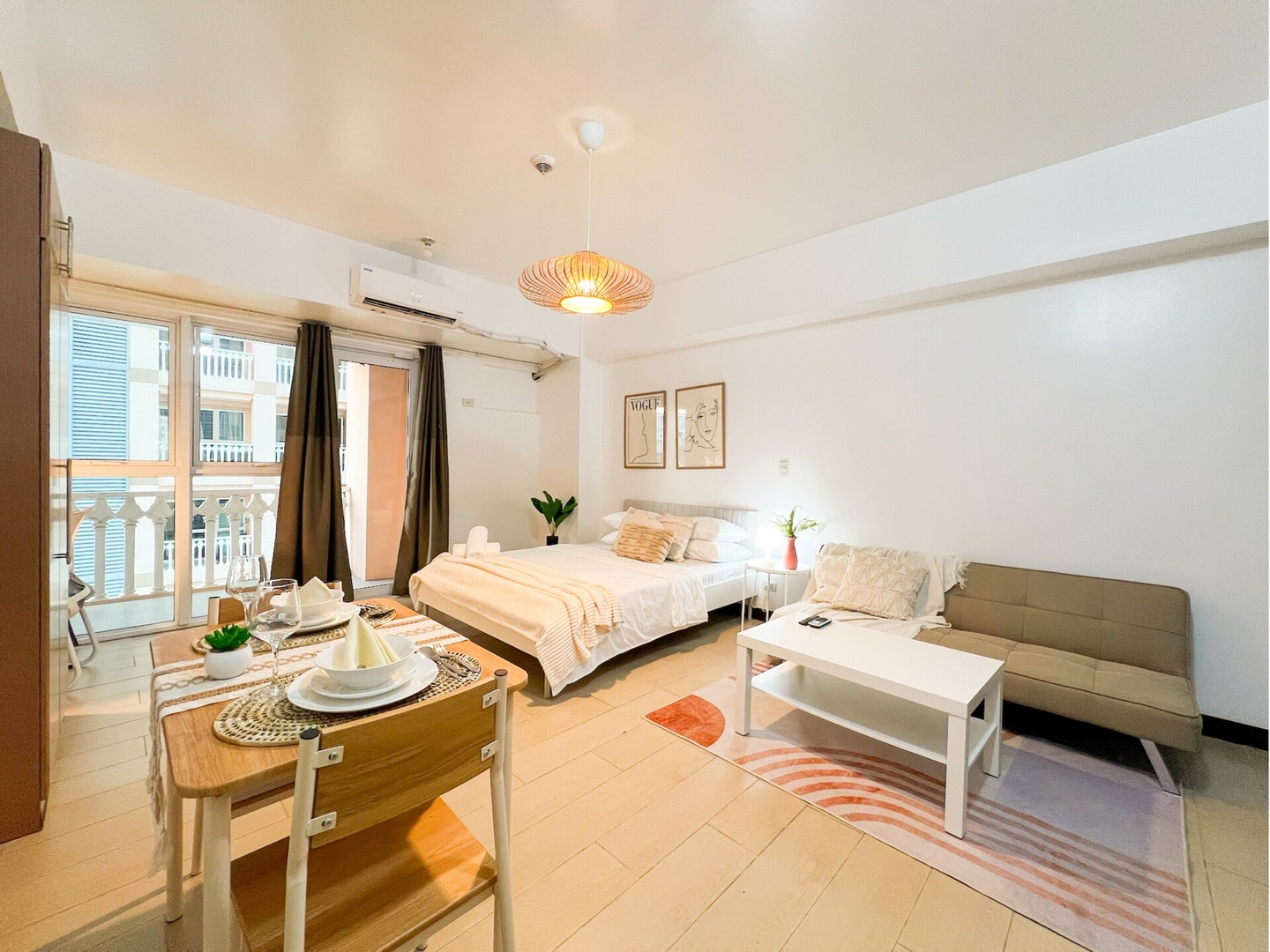 Stylish Stay Beside Venice Mall BGC #vlrtc27c_2 7 Chillhive Staycation