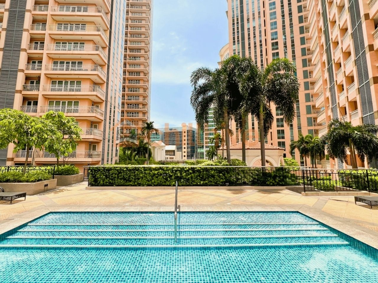 Stylish 1BR Venice Mall, Pool, Fast WiFi #vlrtc17e 21 Chillhive Staycation