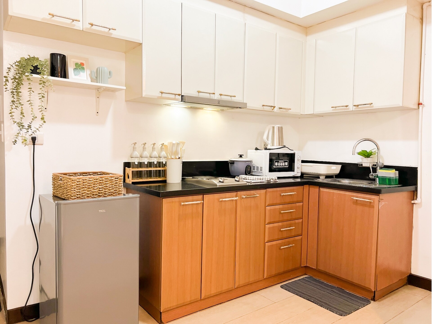 Stylish Stay Beside Venice Mall BGC #vlrtc27c_2 10 Chillhive Staycation