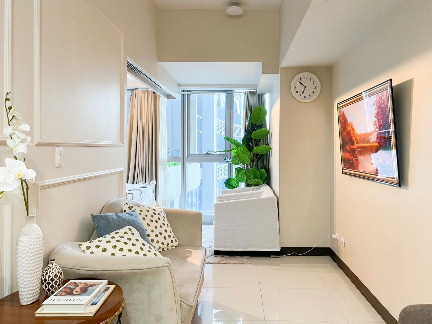 Stylish 1BR in BGC Uptown & Mitsukoshi #UPT126D 6 Chillhive Staycation