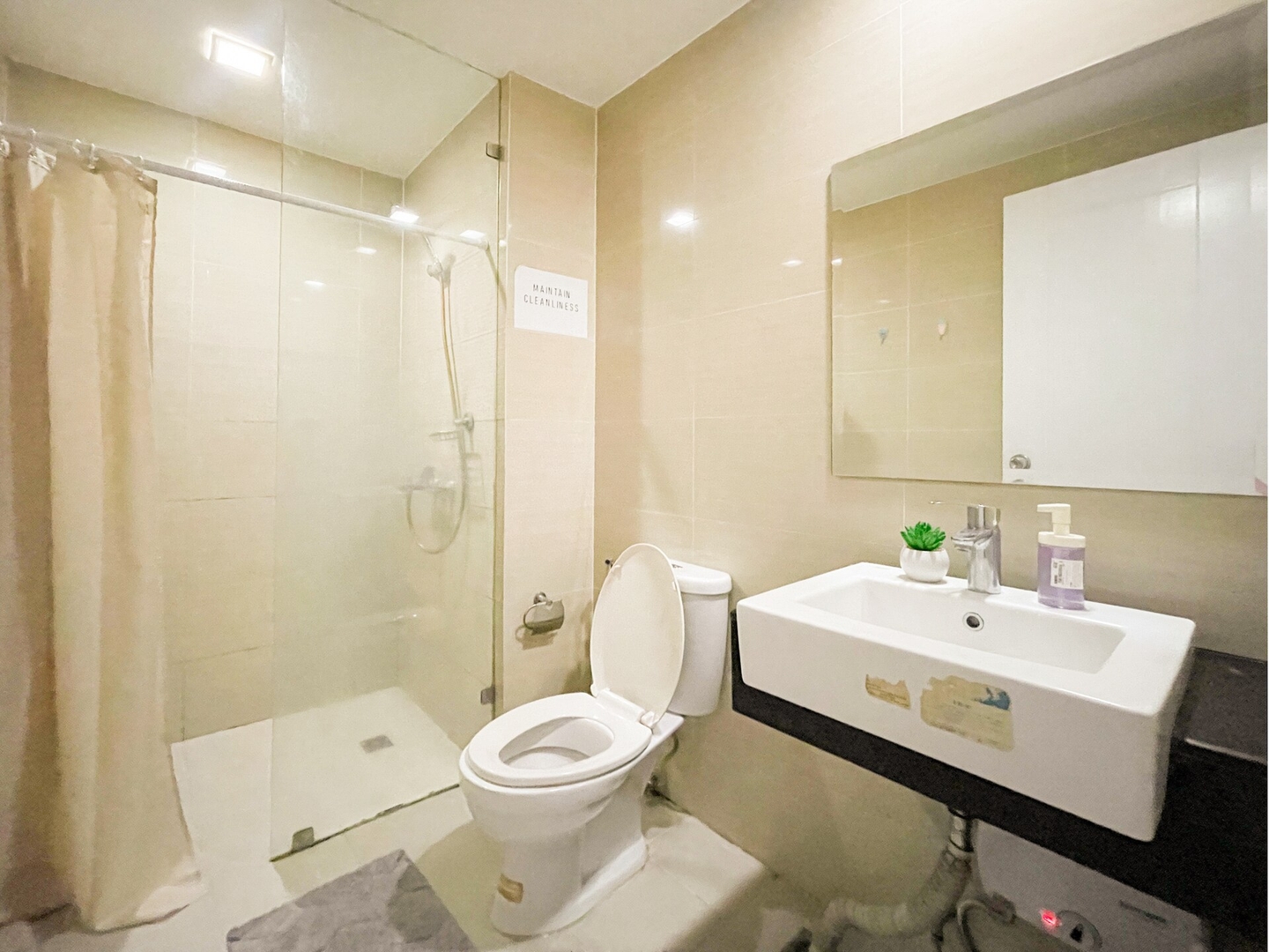 Stylish Stay Beside Venice Mall BGC #vlrtc27c_2 20 Chillhive Staycation