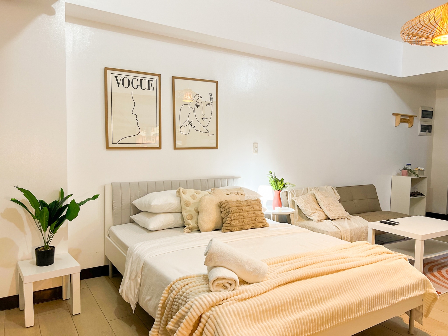 BGC Luxury, Venice Grand Canal Mall #vlrtc27c 49 Chillhive Staycation