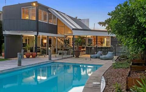 Minyama Magic - Waterfront Stay!