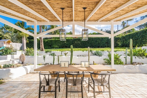 Palm Springs Holiday Home in Lennox Head