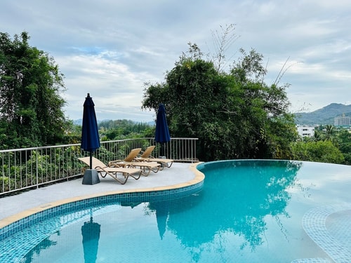 2BR Apartment with Direct Pool Access in Surin